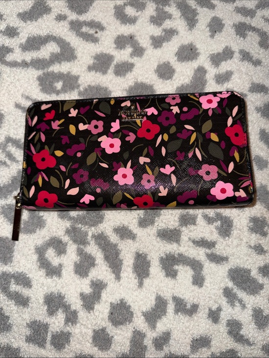 kate spade Handbags - Kate Spade Black Floral Daycation Cameron Street Boho Wallet